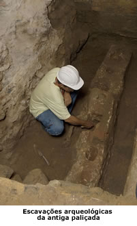 Escavações arqueológicas da antiga paliçada