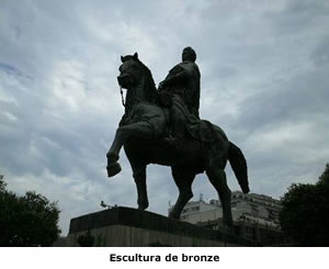 Escultura de bronze