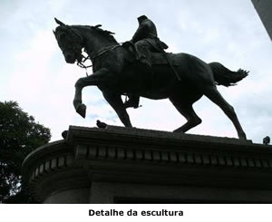 Detalhe da escultura