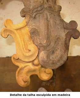 Detalhe da talha esculpida em madeira