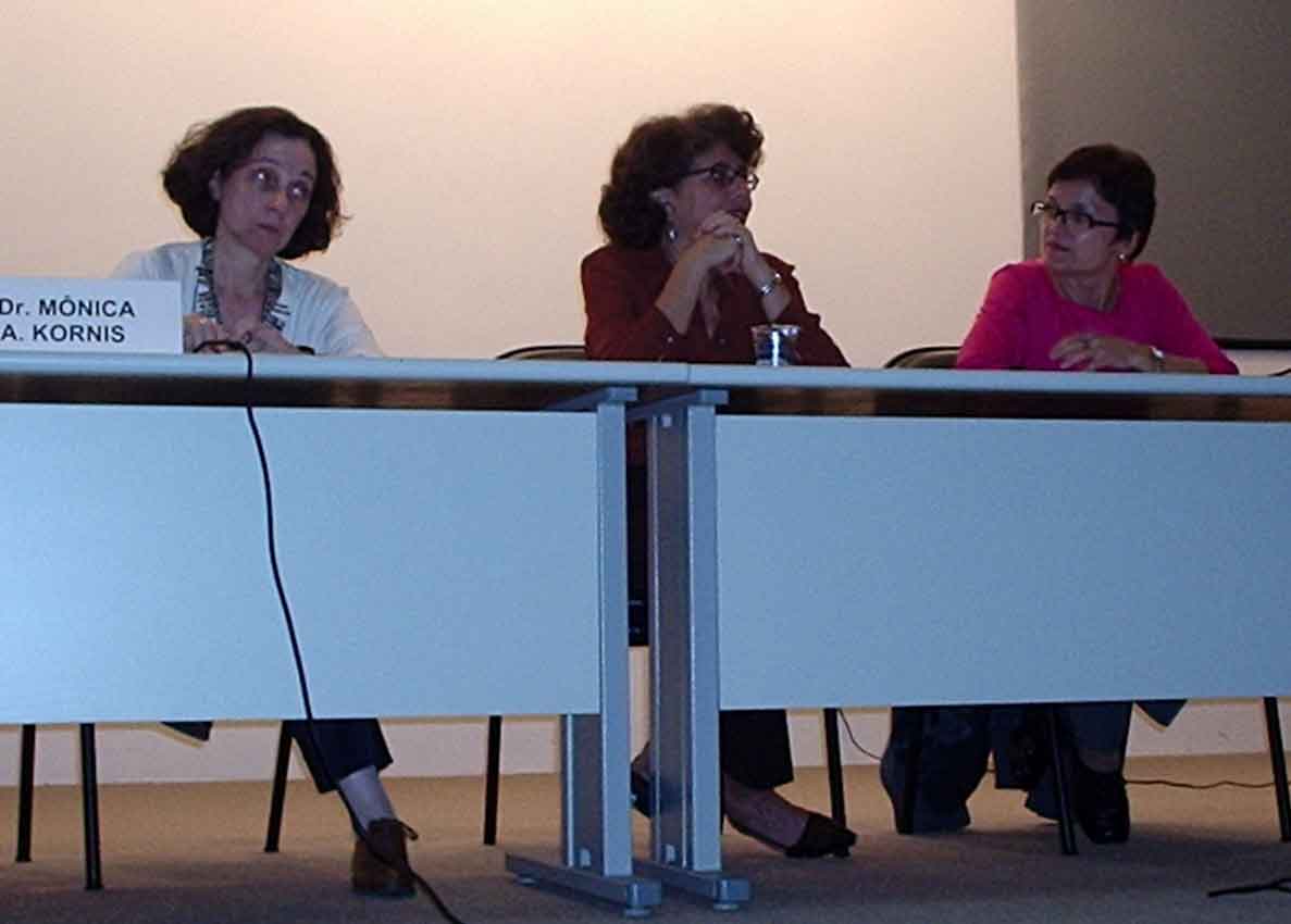 Da esquerda para direita Profª Mônica Almeida Kornis, Profª Mariza Werneck (Diretora do E/CREP) e Profª Mª Celina D'Araujo.